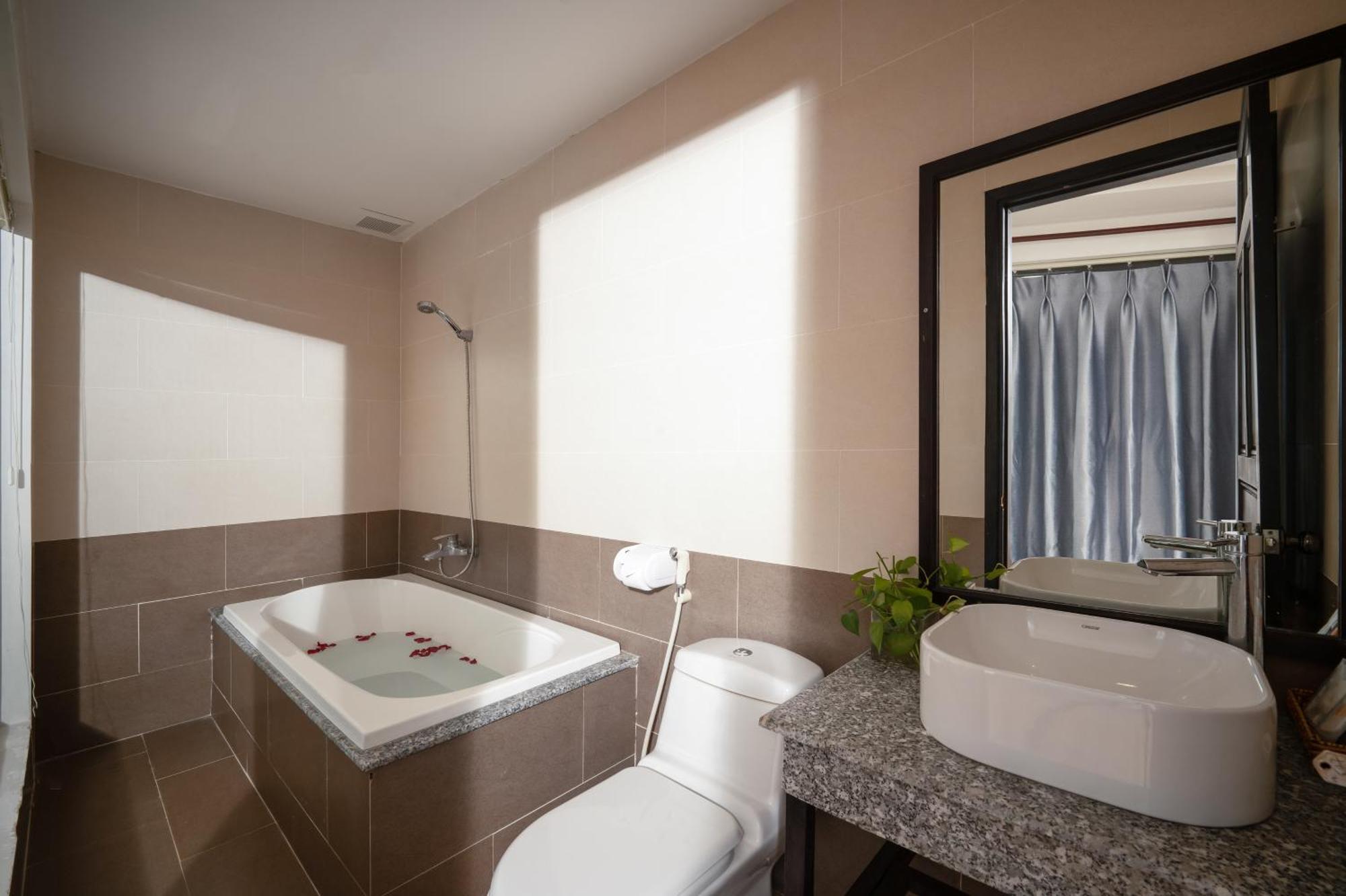Viet Long Hoian Beach Hotel - Stay 24H Хоян Екстер'єр фото